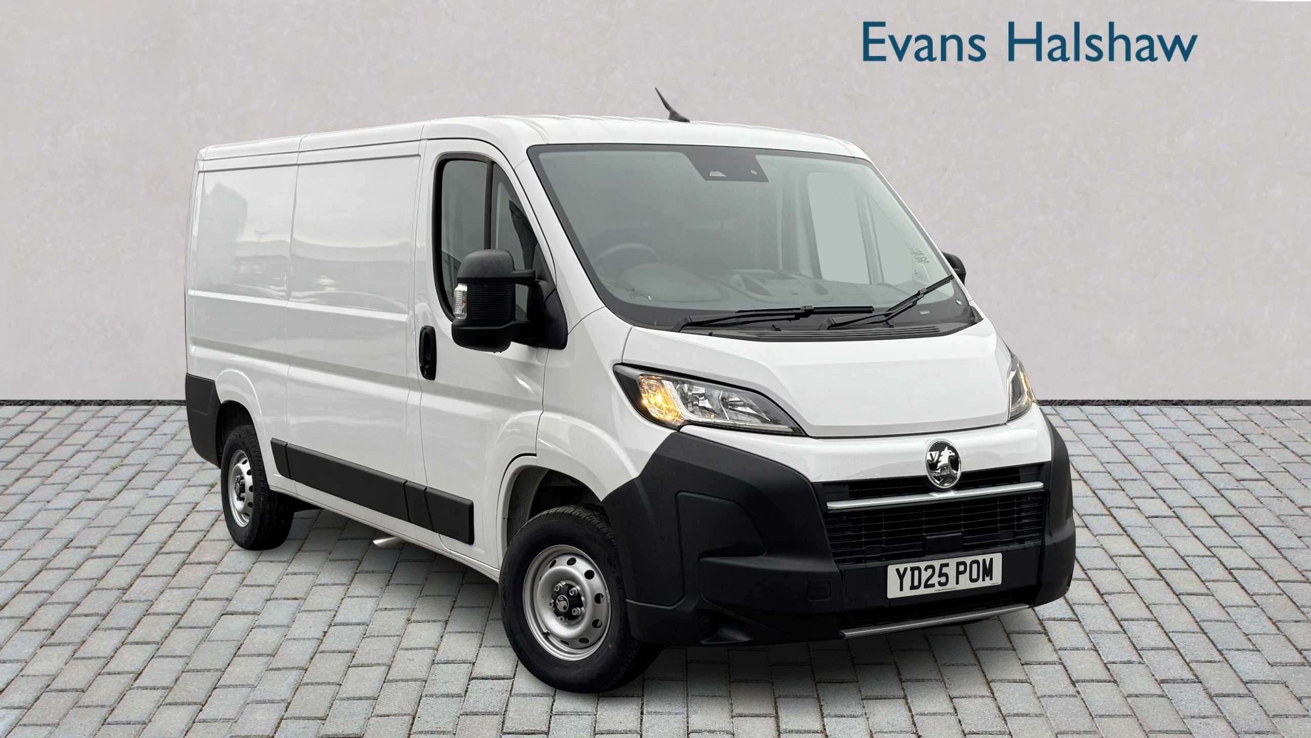 Main listing image - Vauxhall Movano