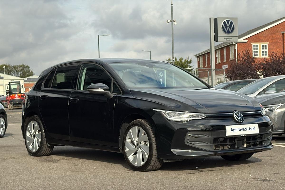 Main listing image - Volkswagen Golf