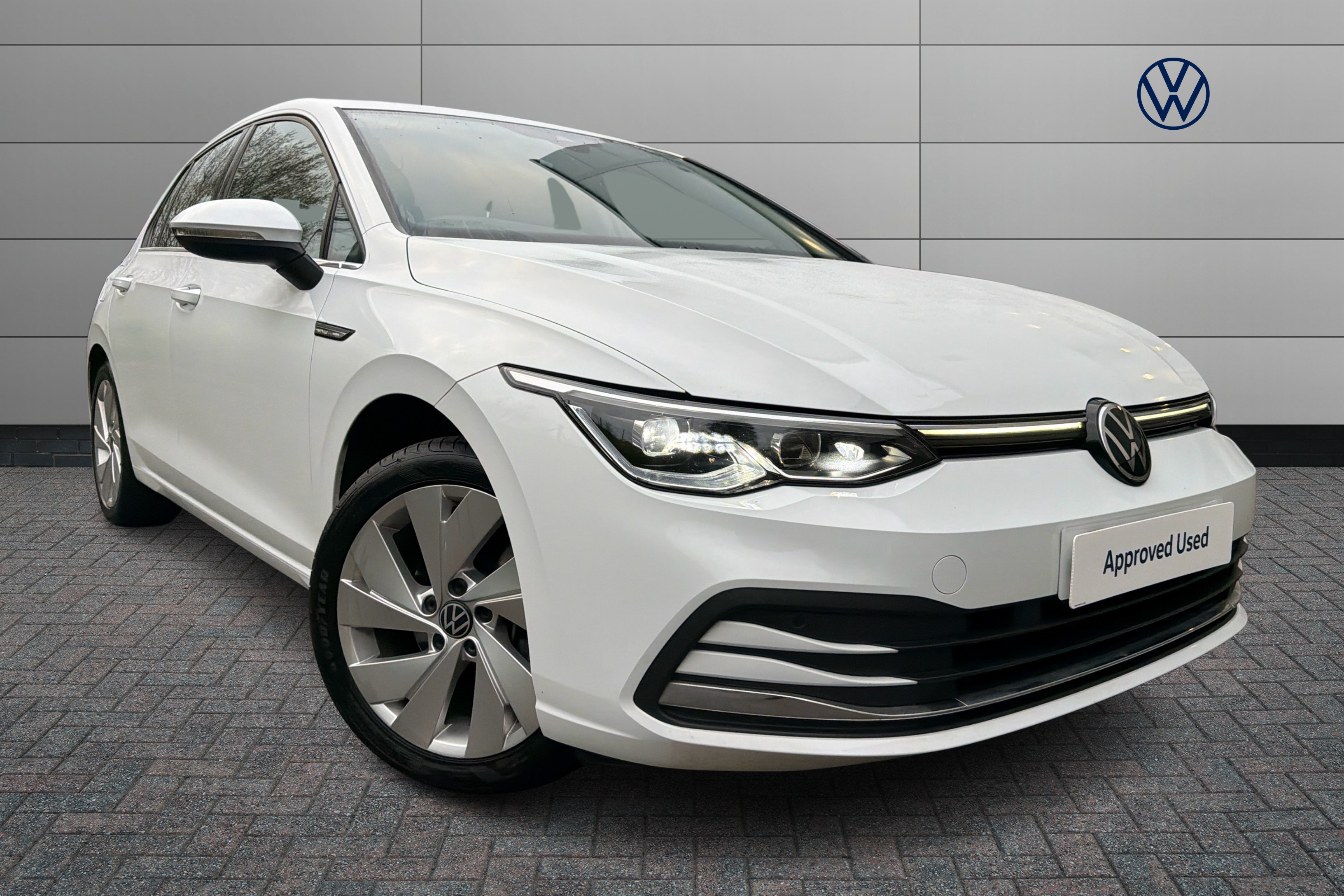 Main listing image - Volkswagen Golf