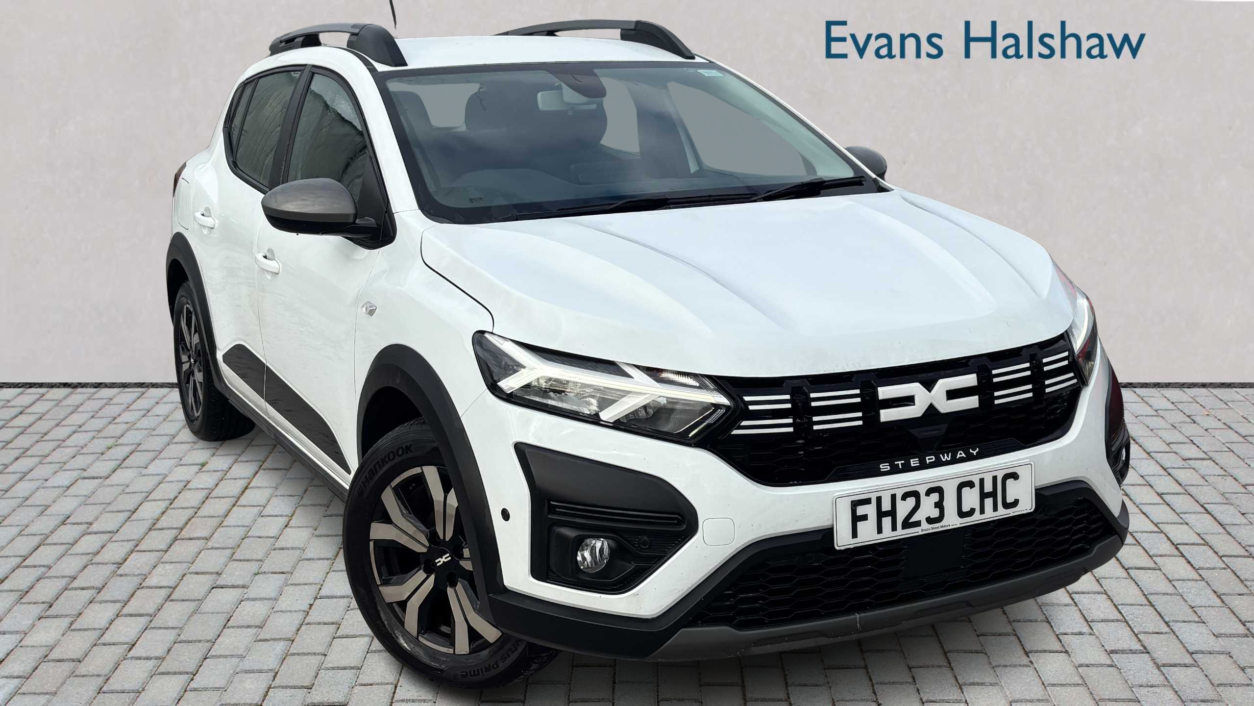 Main listing image - Dacia Sandero Stepway