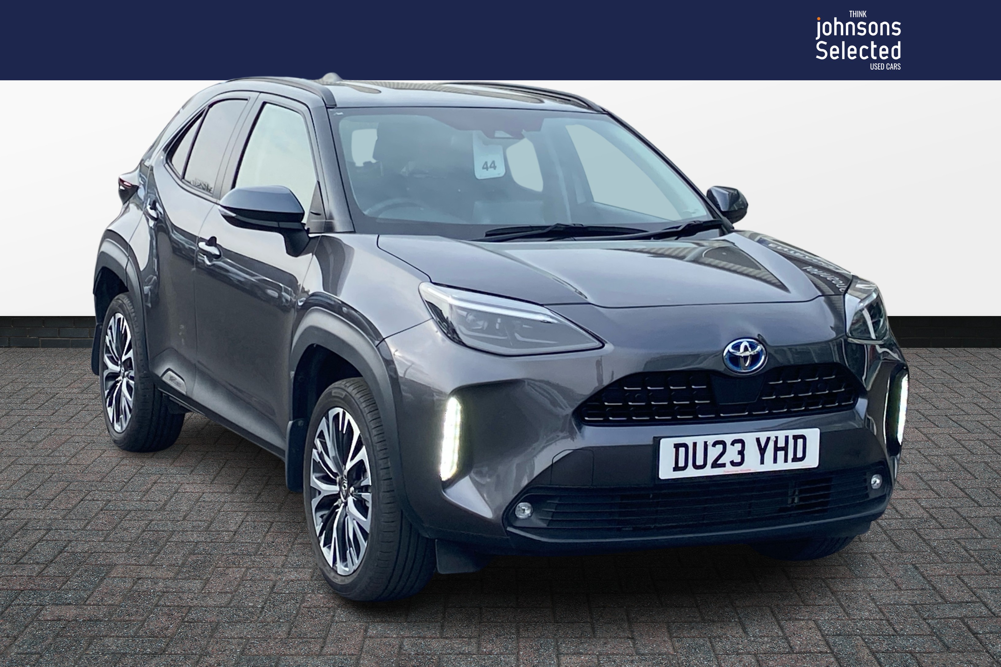 Main listing image - Toyota Yaris Cross