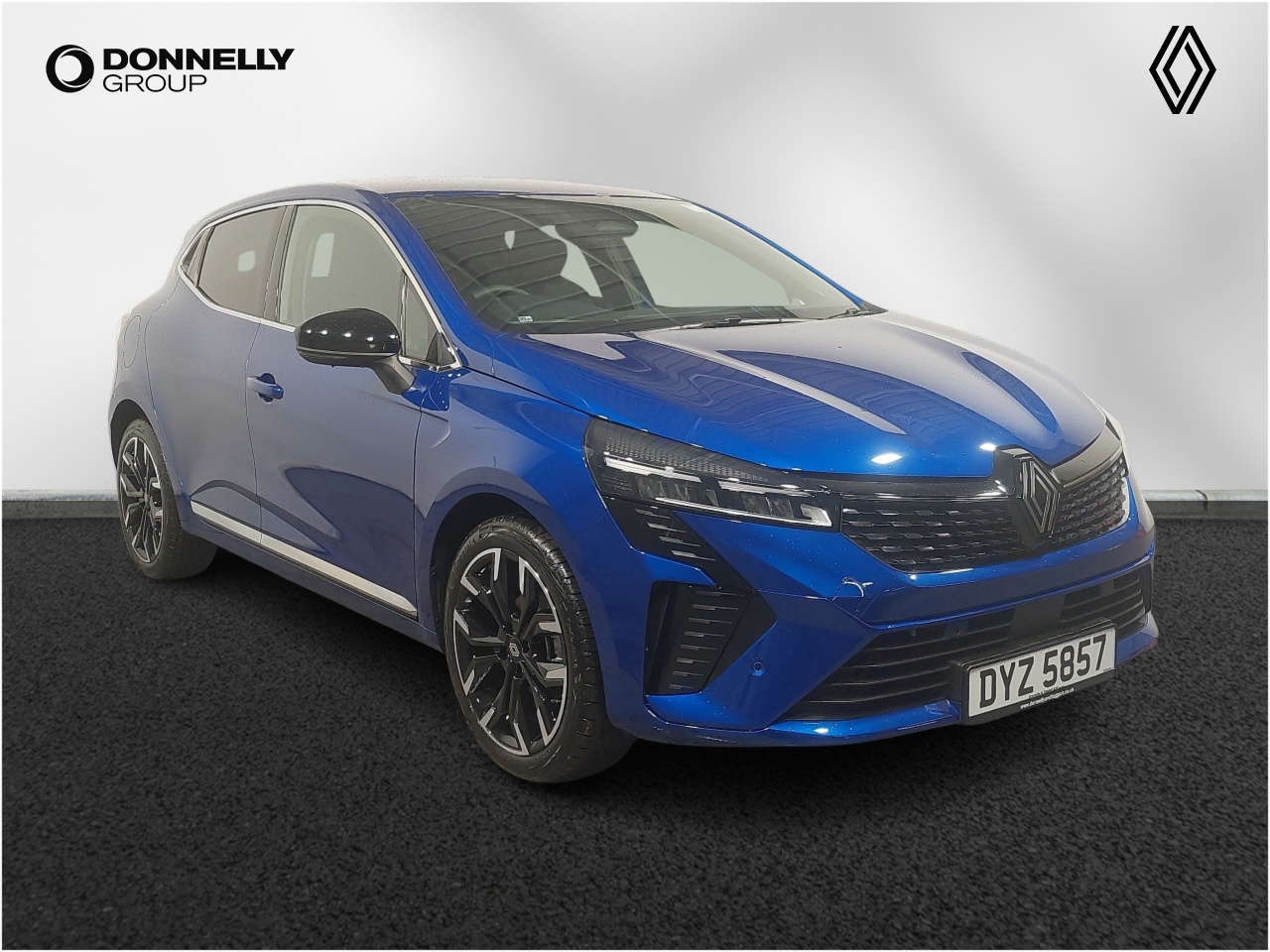 Main listing image - Renault Clio