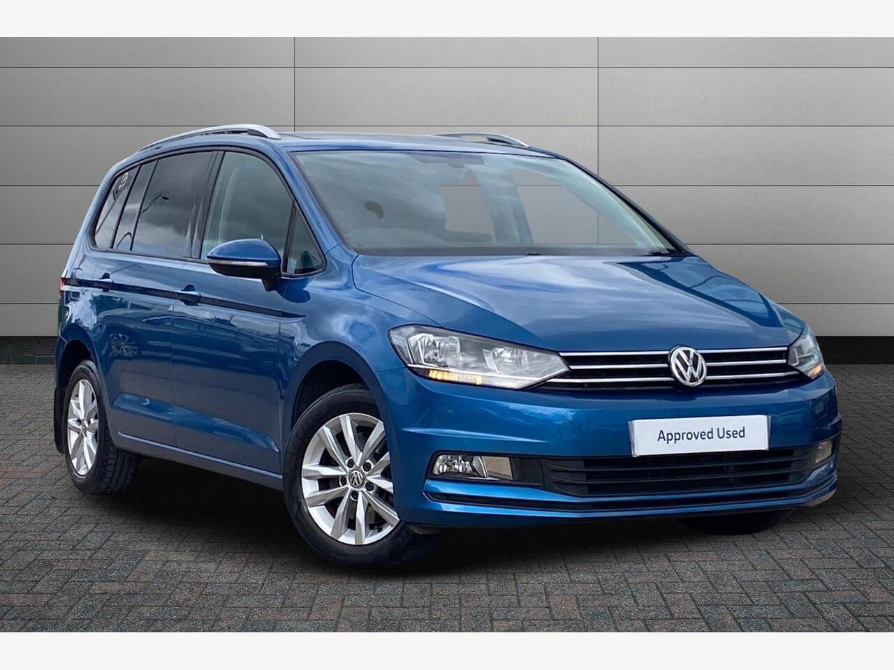 Main listing image - Volkswagen Touran