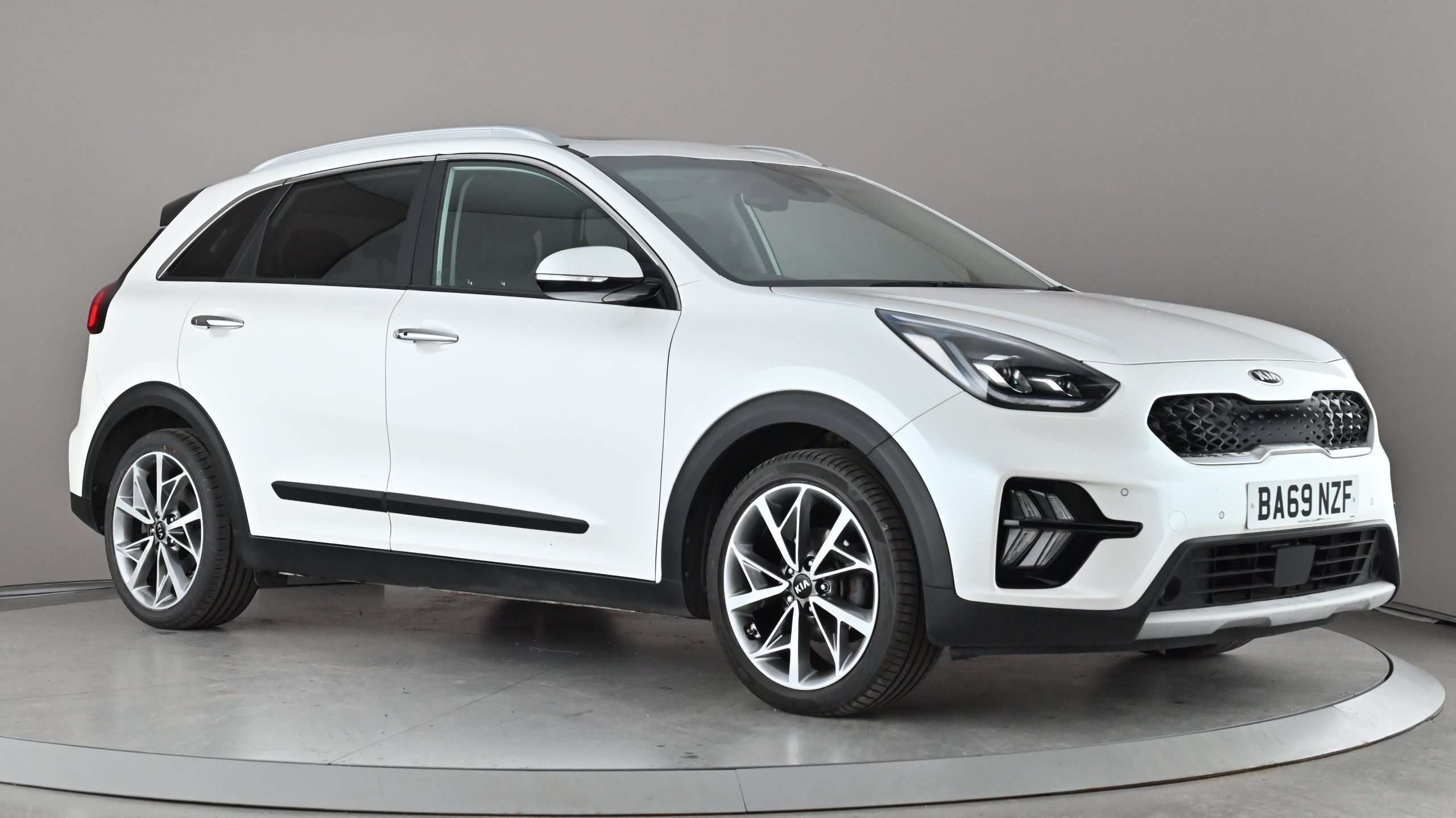 Main listing image - Kia Niro