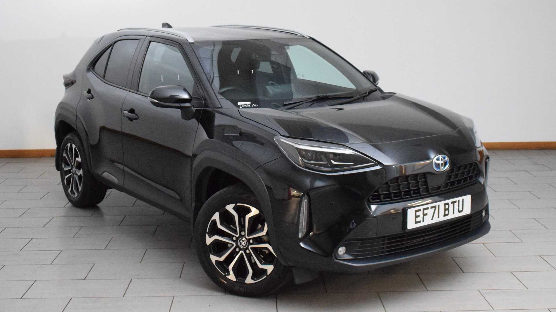 Main listing image - Toyota Yaris Cross