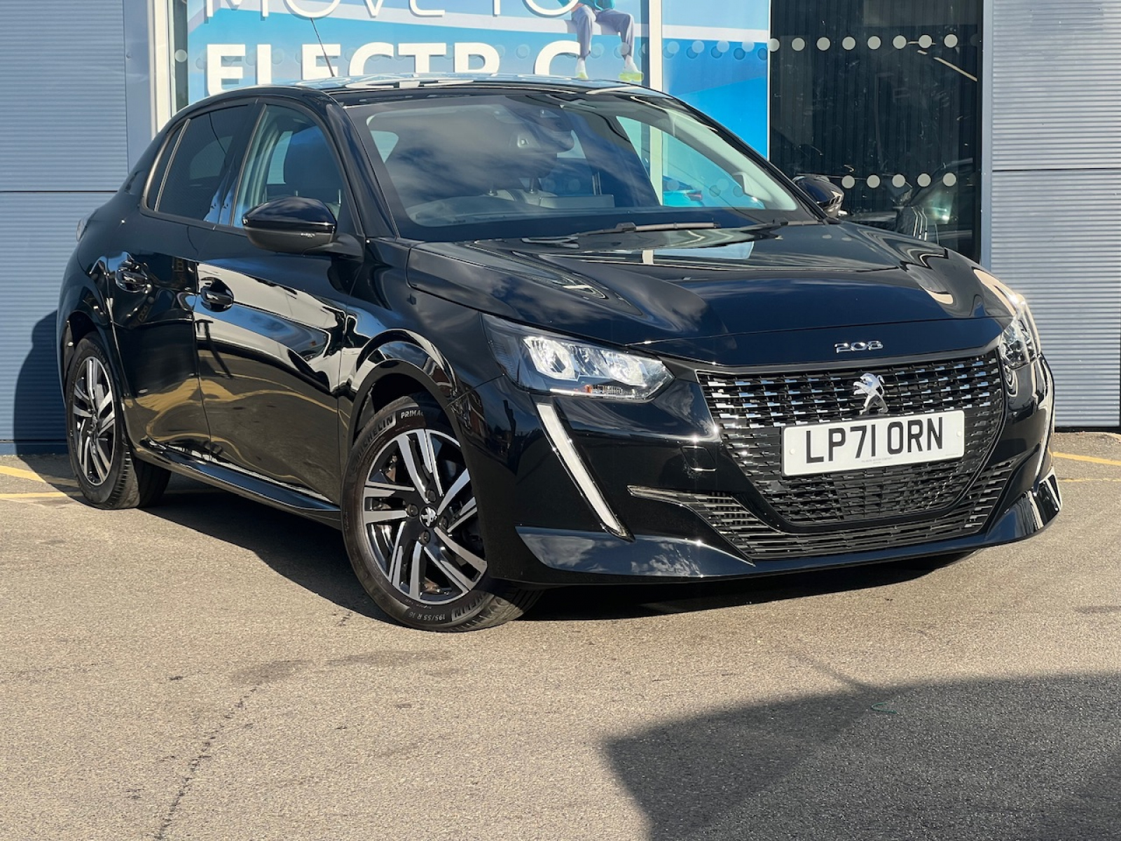 Main listing image - Peugeot 208