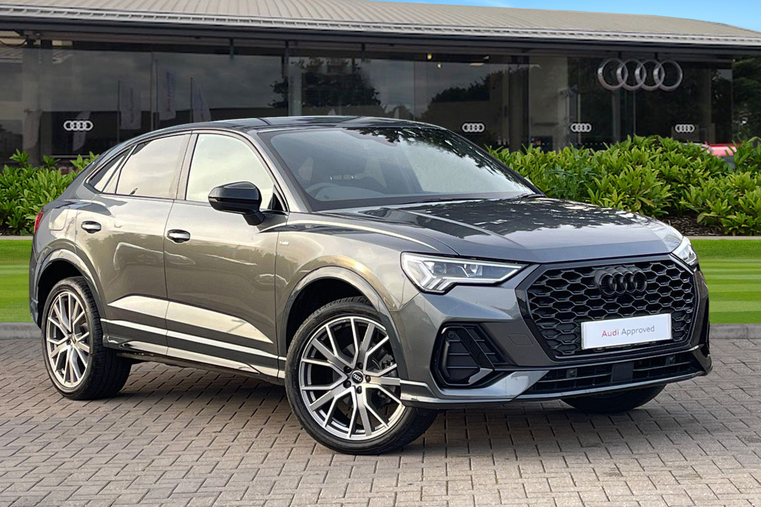 Main listing image - Audi Q3