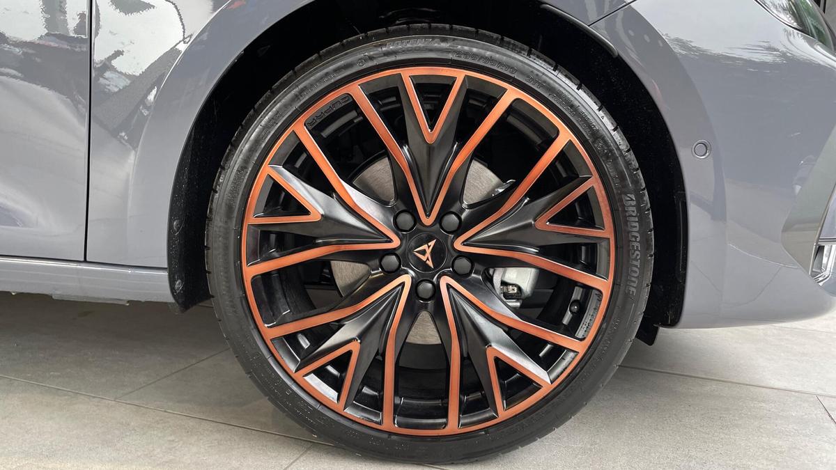 Main listing image - Cupra Leon