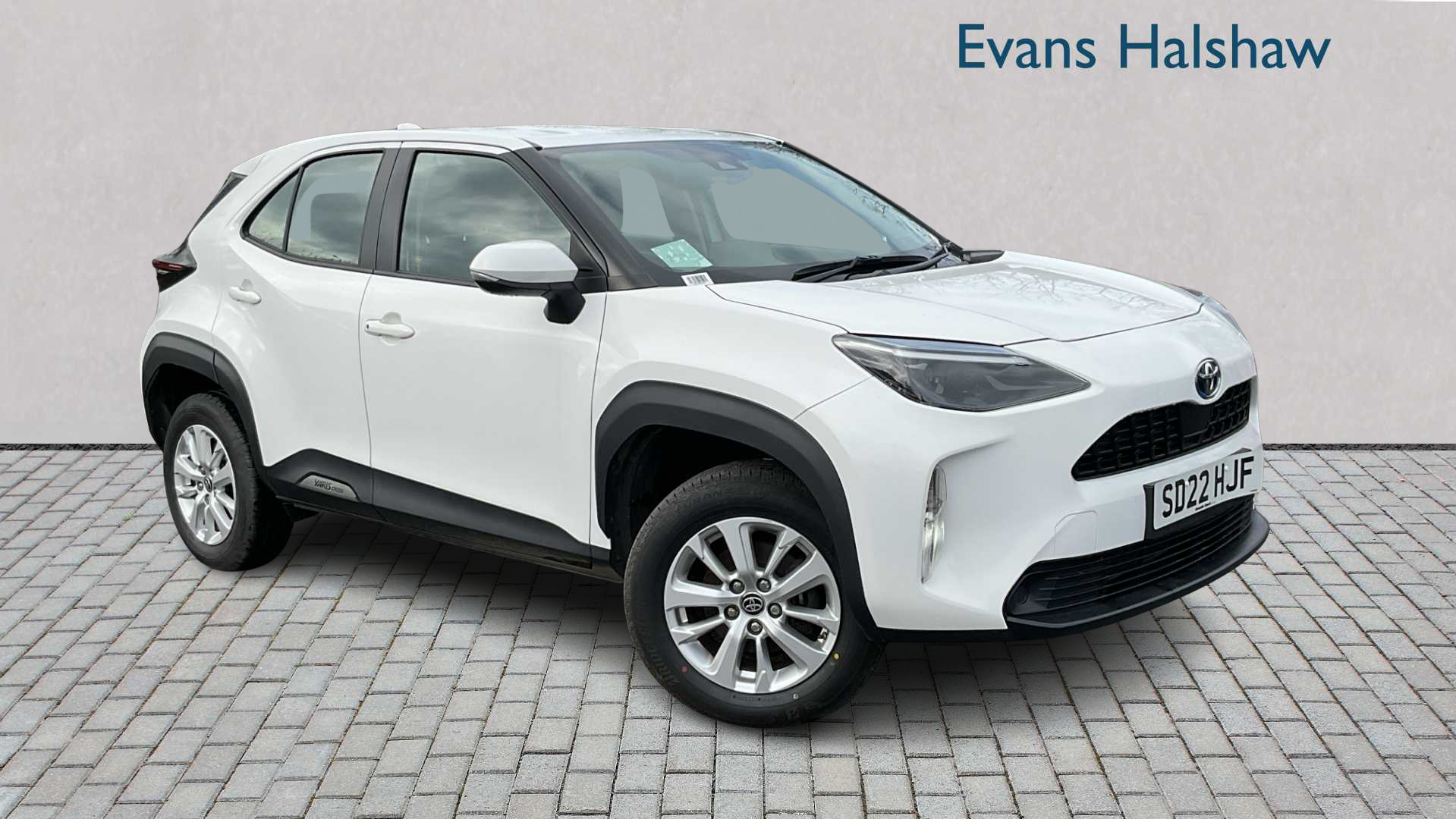 Main listing image - Toyota Yaris Cross