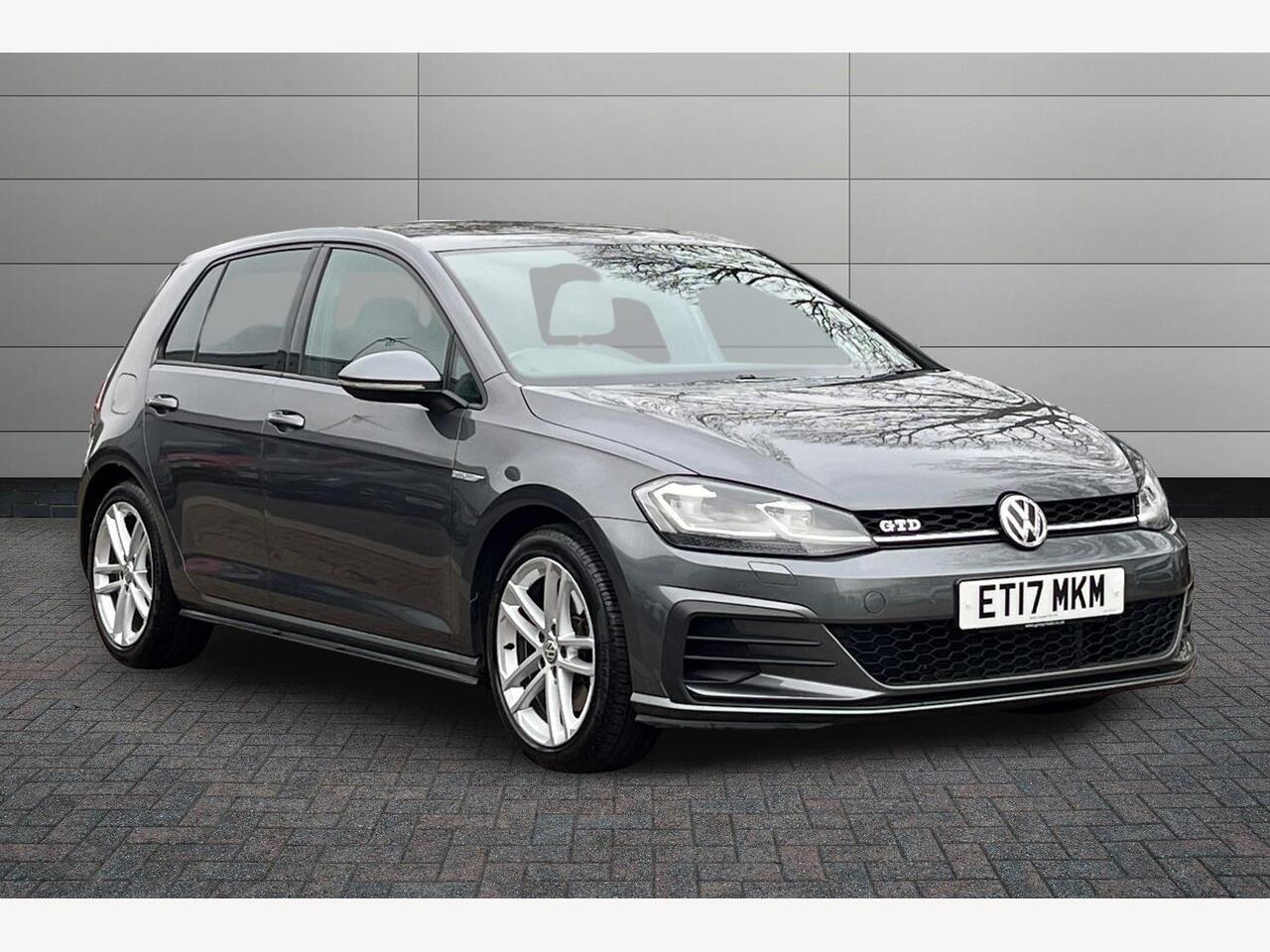 Main listing image - Volkswagen Golf