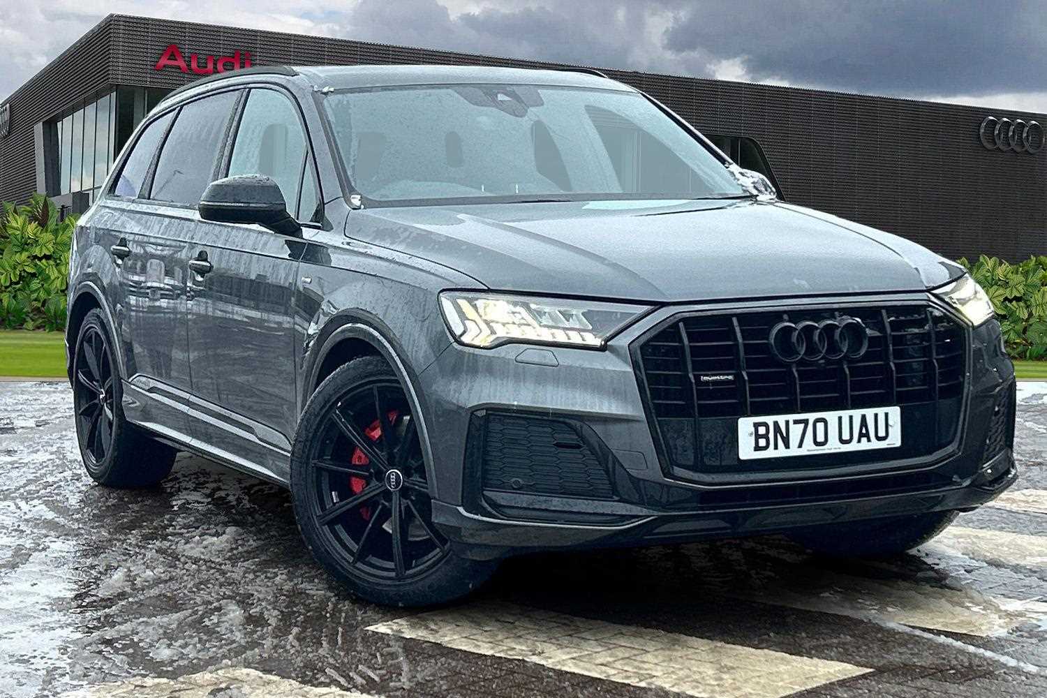 Main listing image - Audi Q7