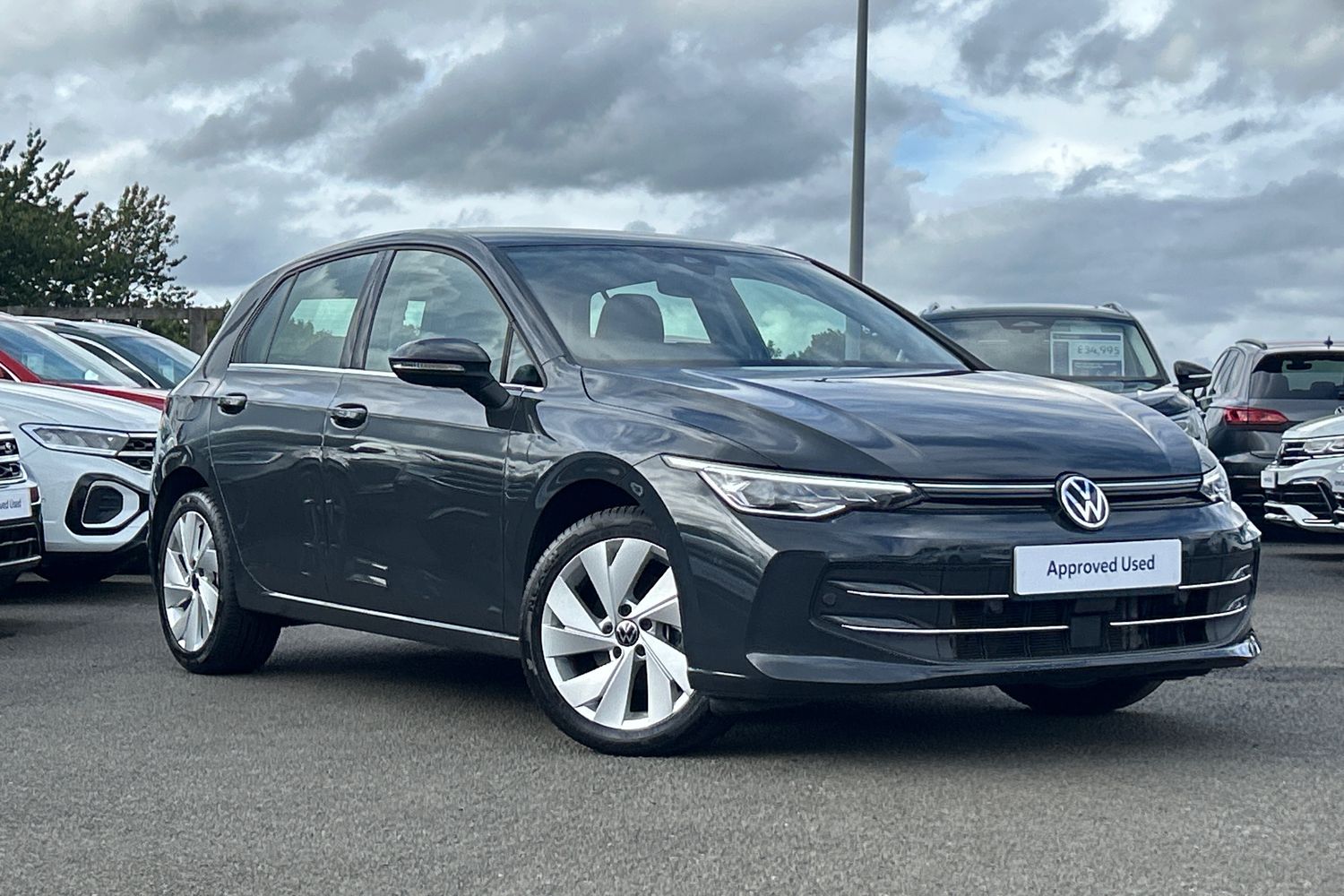 Main listing image - Volkswagen Golf