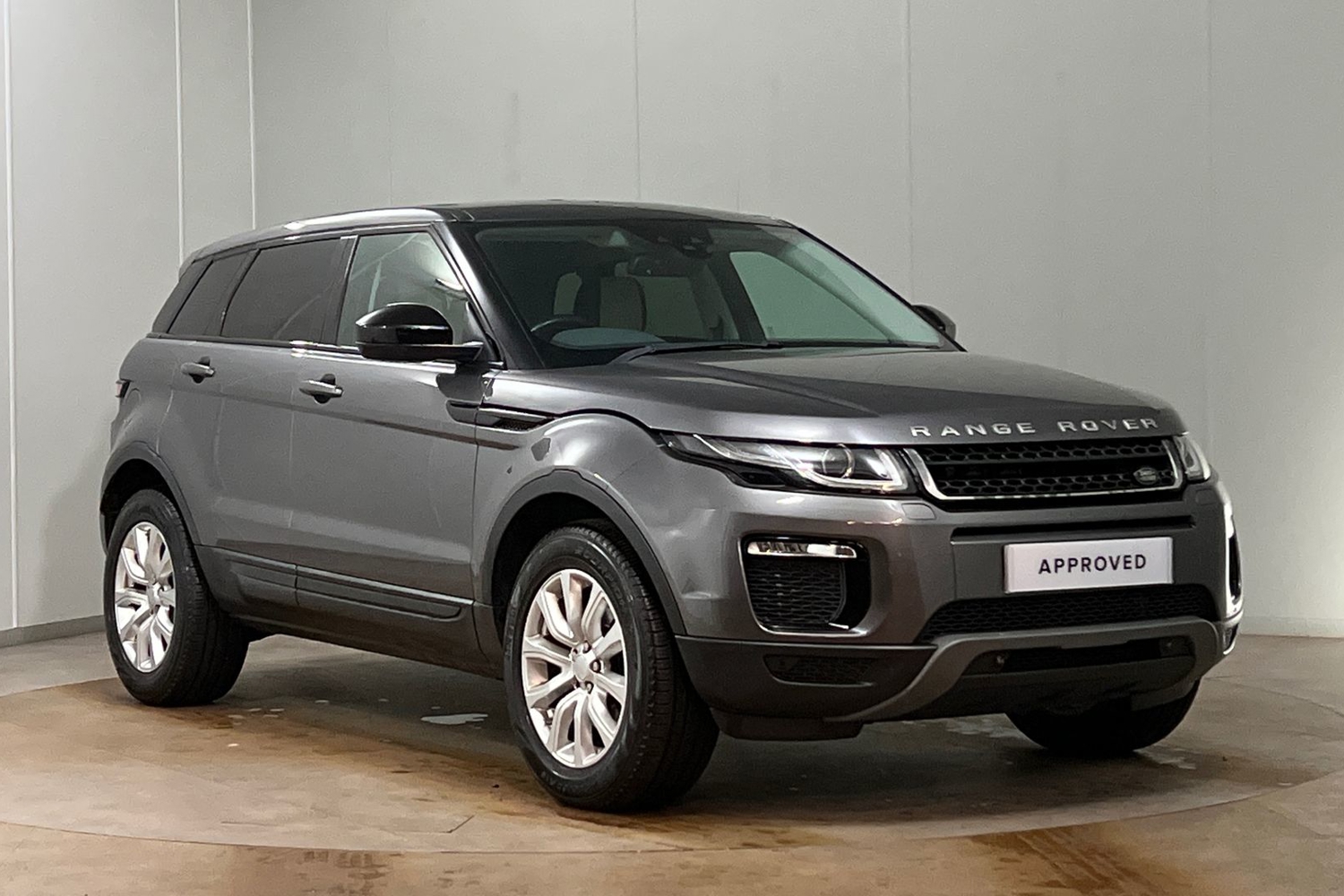 Main listing image - Land Rover Range Rover Evoque