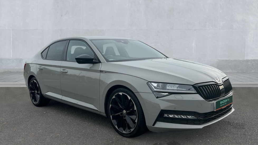 Main listing image - Skoda Superb