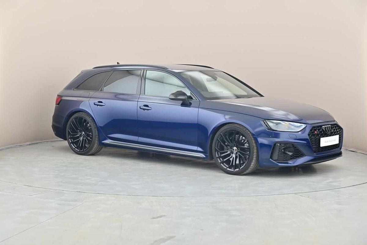 Main listing image - Audi RS4