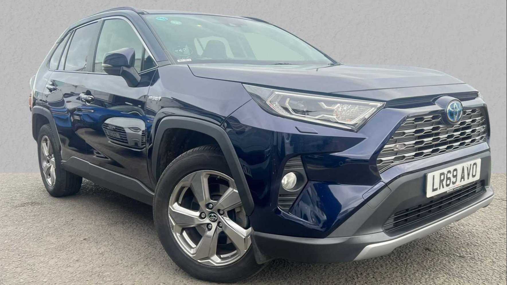 Main listing image - Toyota RAV4