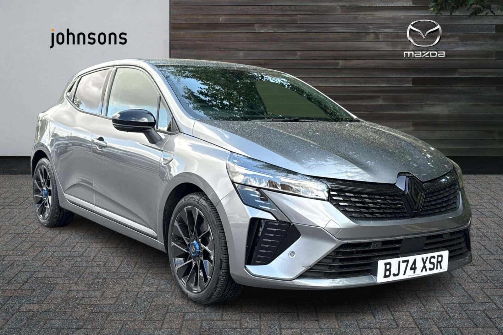 Main listing image - Renault Clio