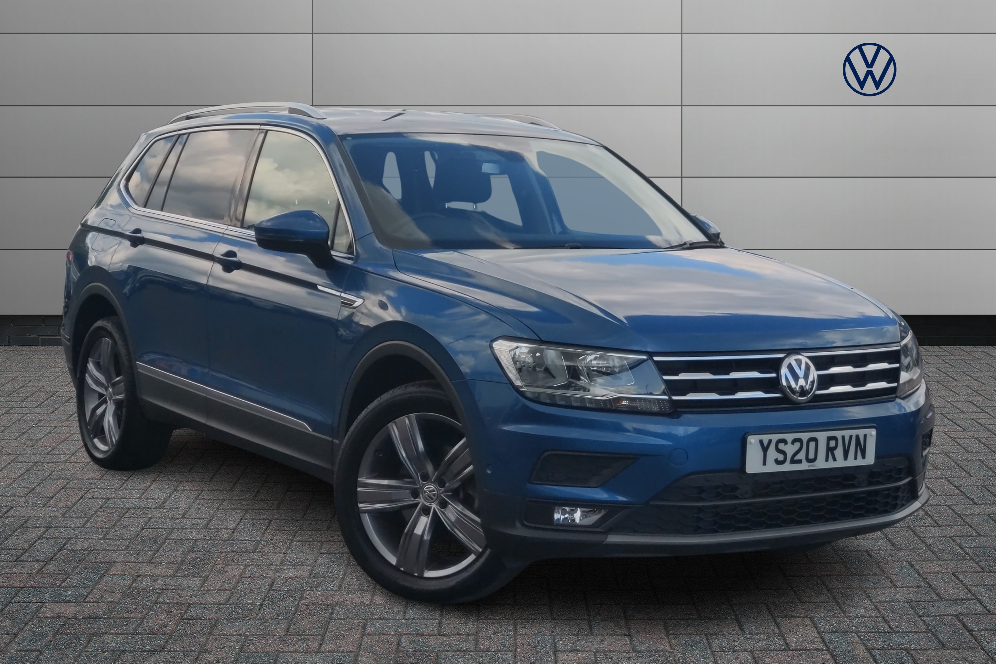 Main listing image - Volkswagen Tiguan Allspace