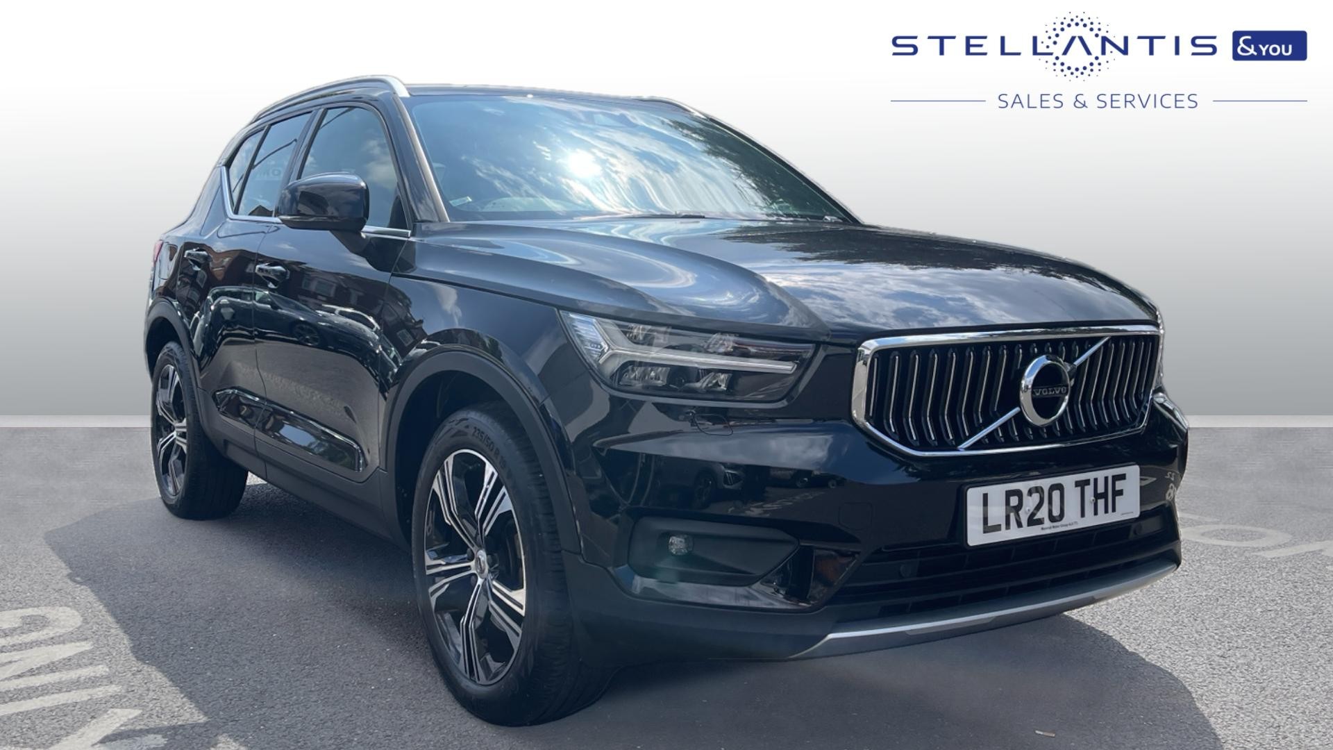 Main listing image - Volvo XC40