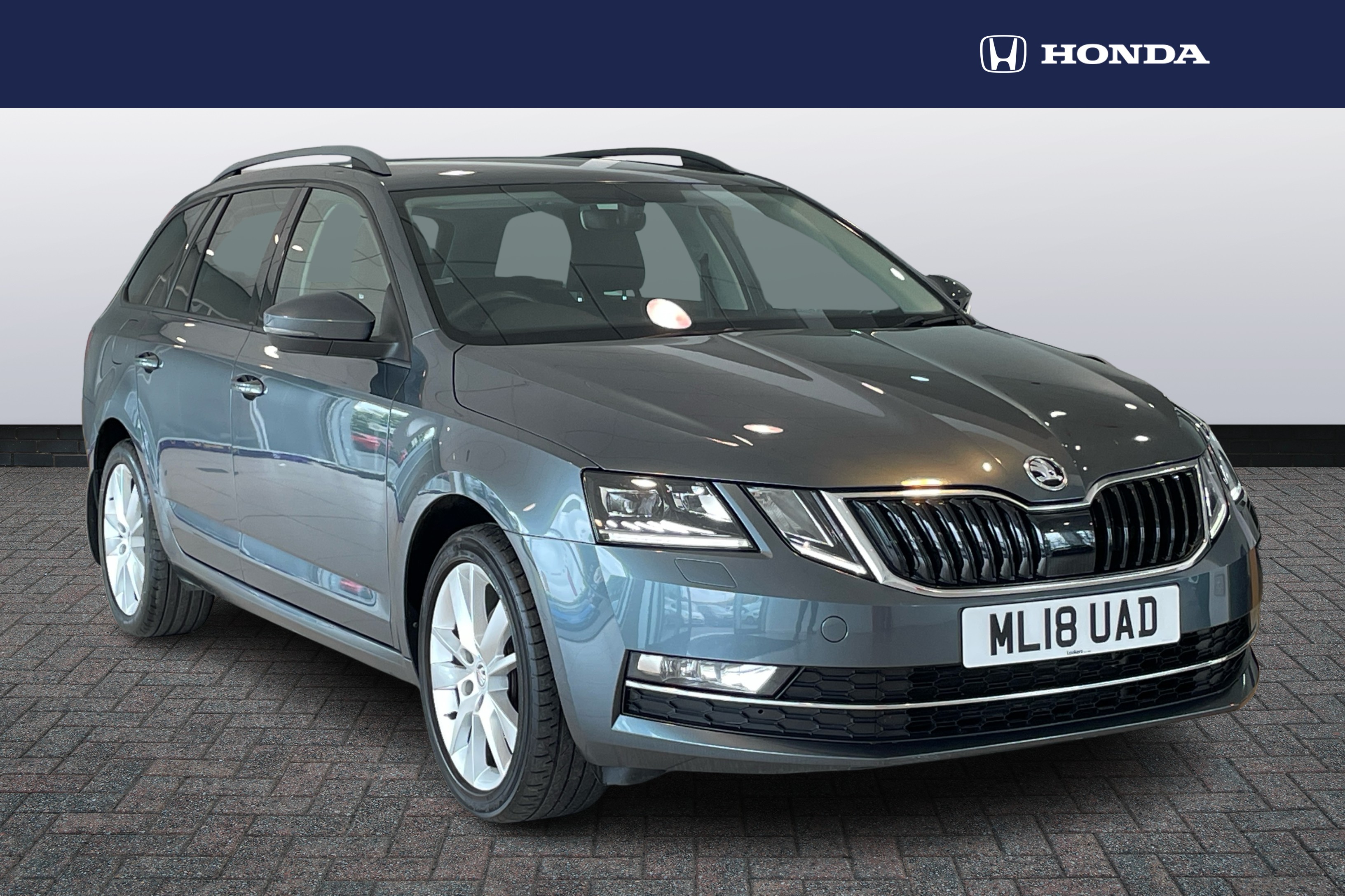 Main listing image - Skoda Octavia Estate