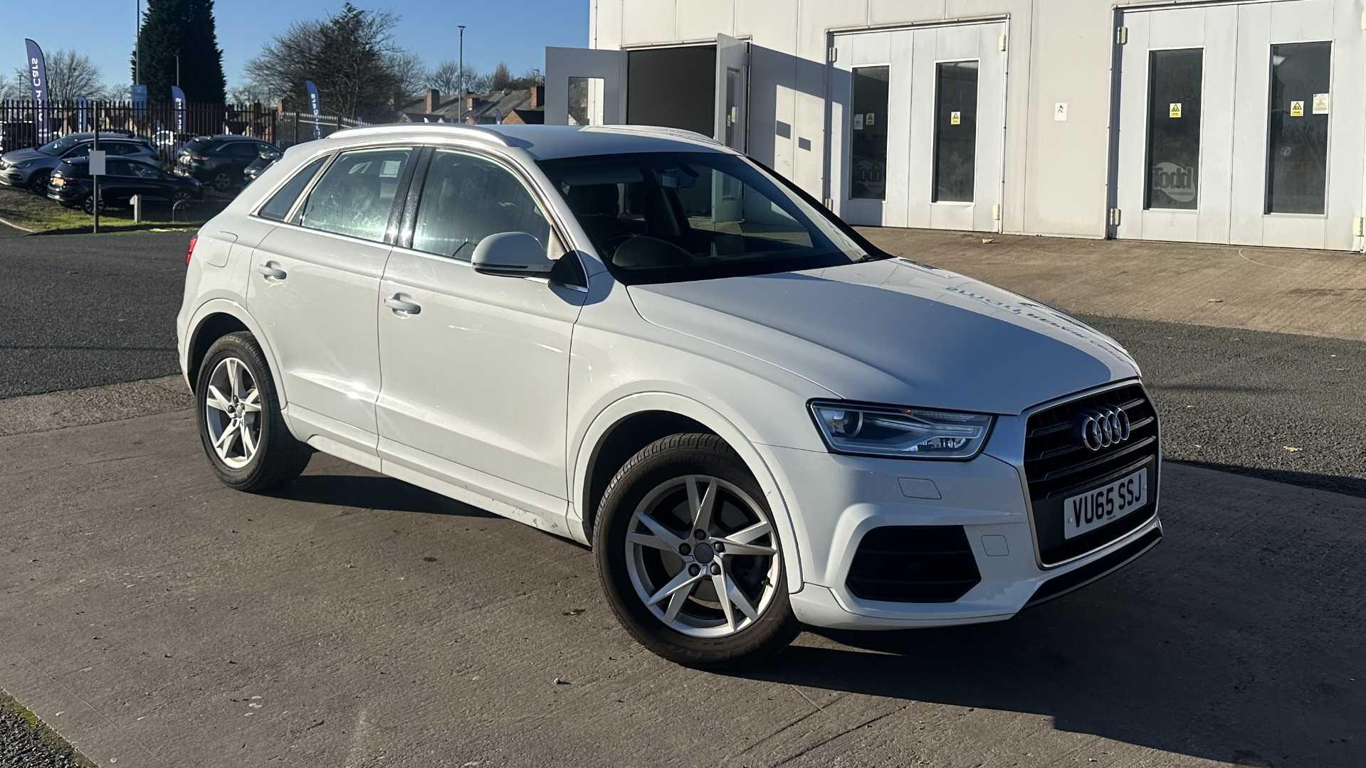 Main listing image - Audi Q3