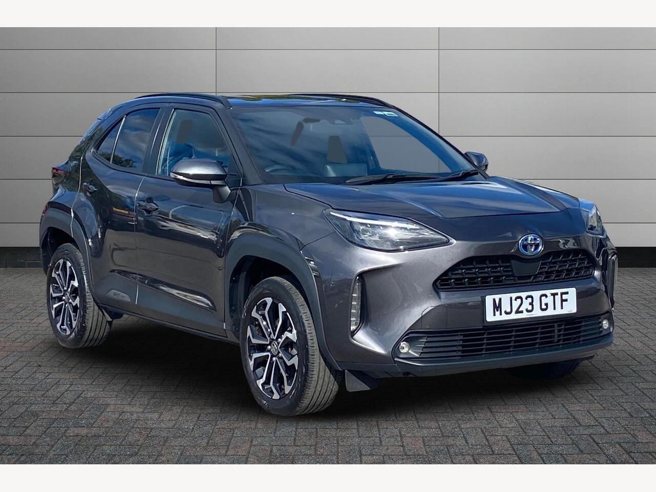 Main listing image - Toyota Yaris Cross