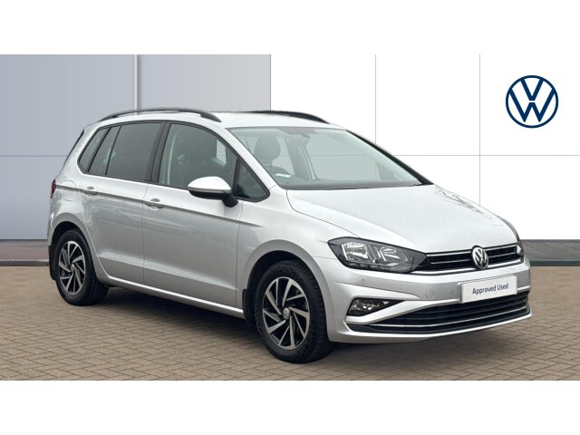 Main listing image - Volkswagen Golf SV