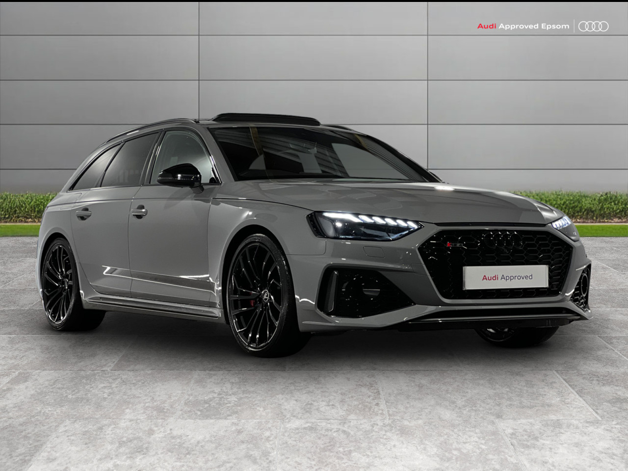 Main listing image - Audi RS4