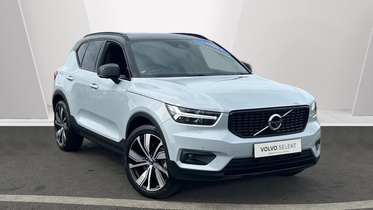 Main listing image - Volvo XC40 Recharge