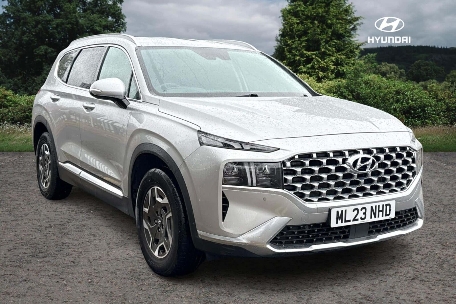 Main listing image - Hyundai Santa Fe
