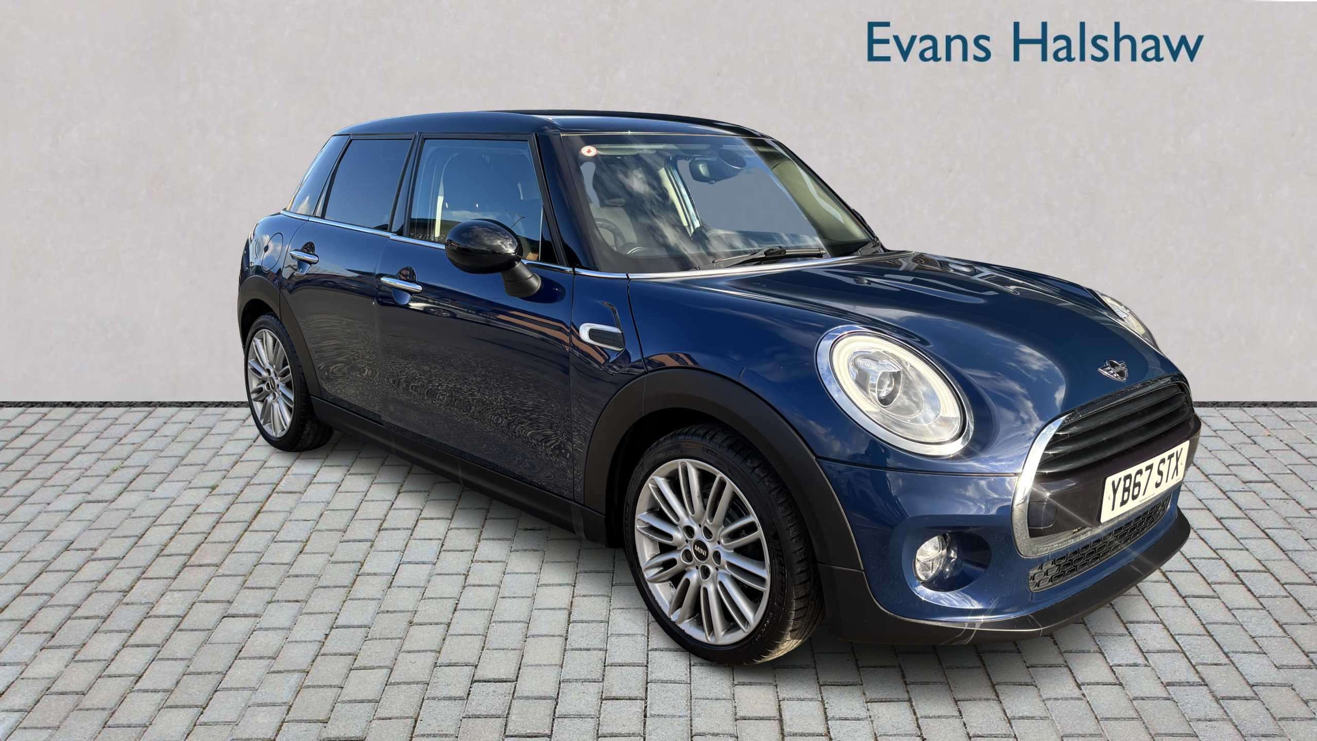 Main listing image - MINI Hatchback 5dr