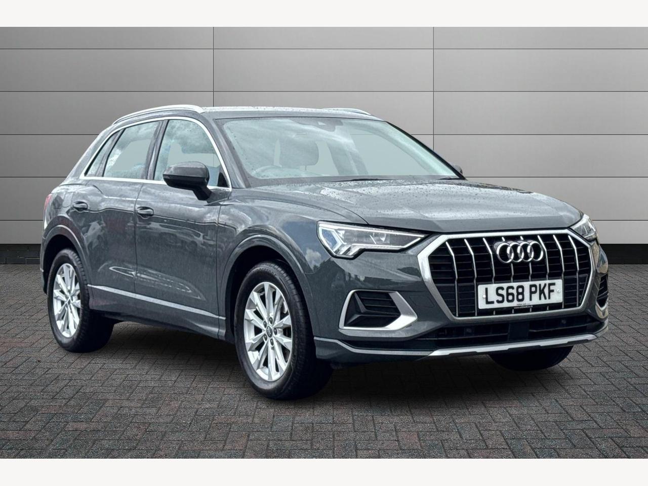 Main listing image - Audi Q3