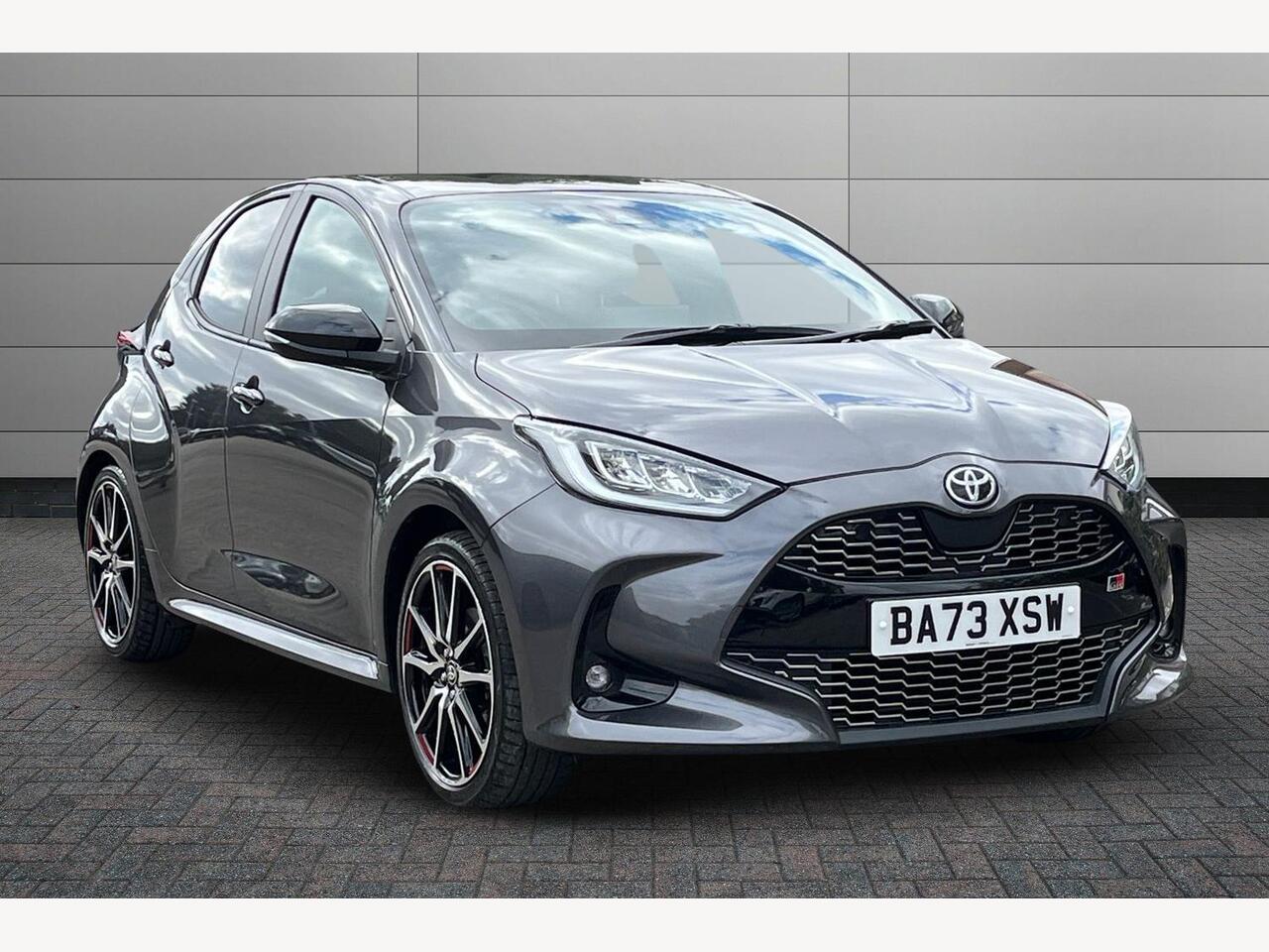 Main listing image - Toyota Yaris