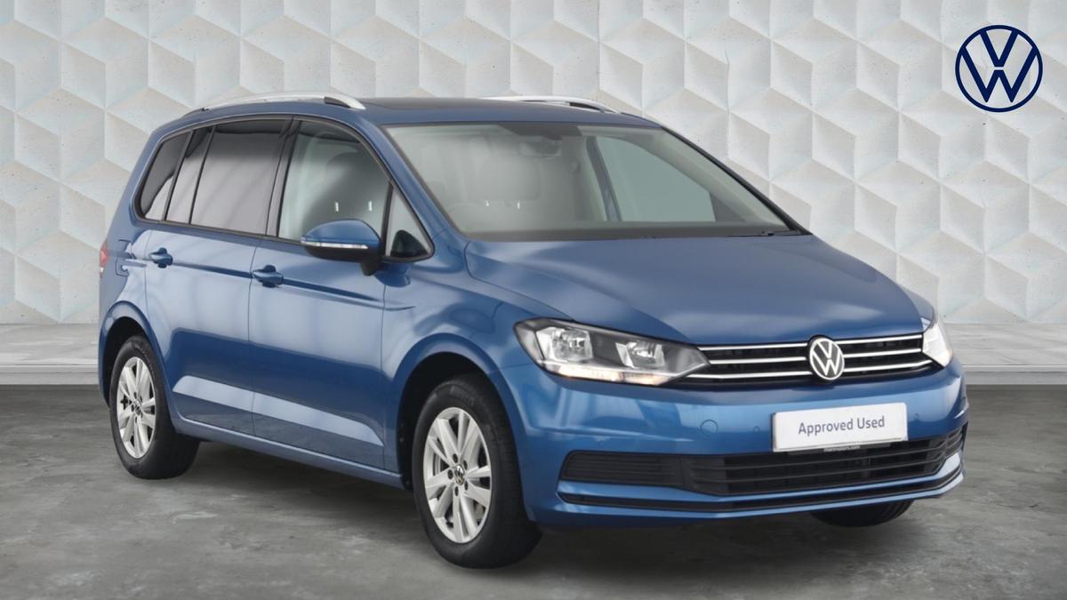 Main listing image - Volkswagen Touran