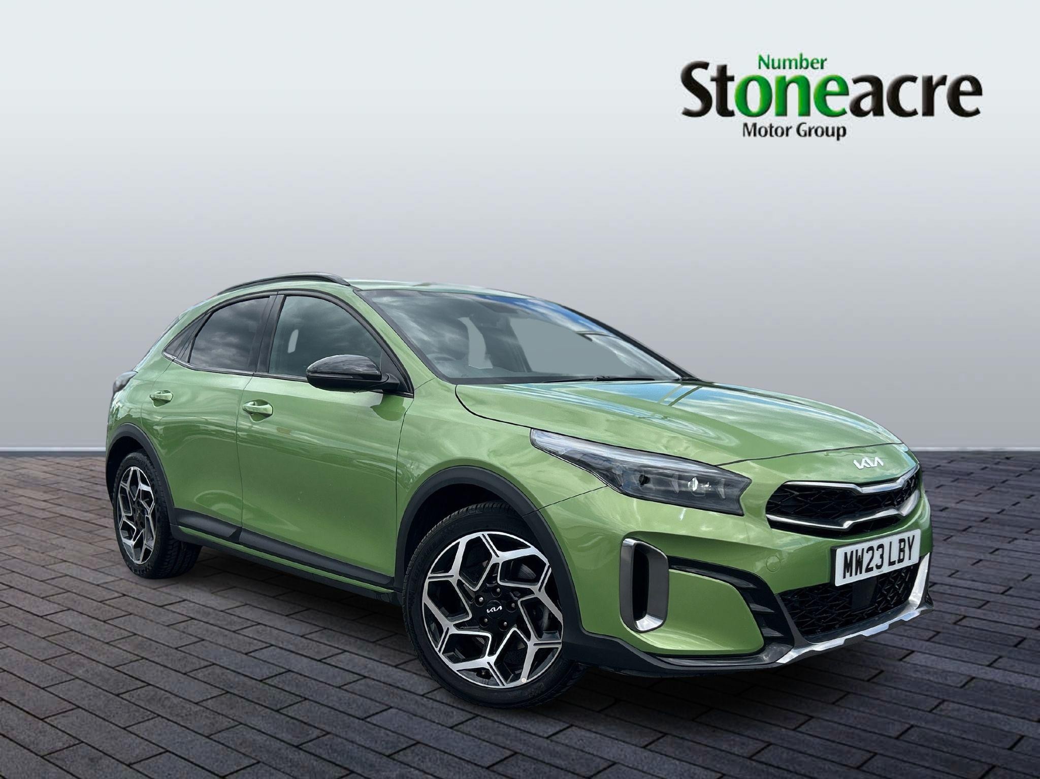 Main listing image - Kia XCeed