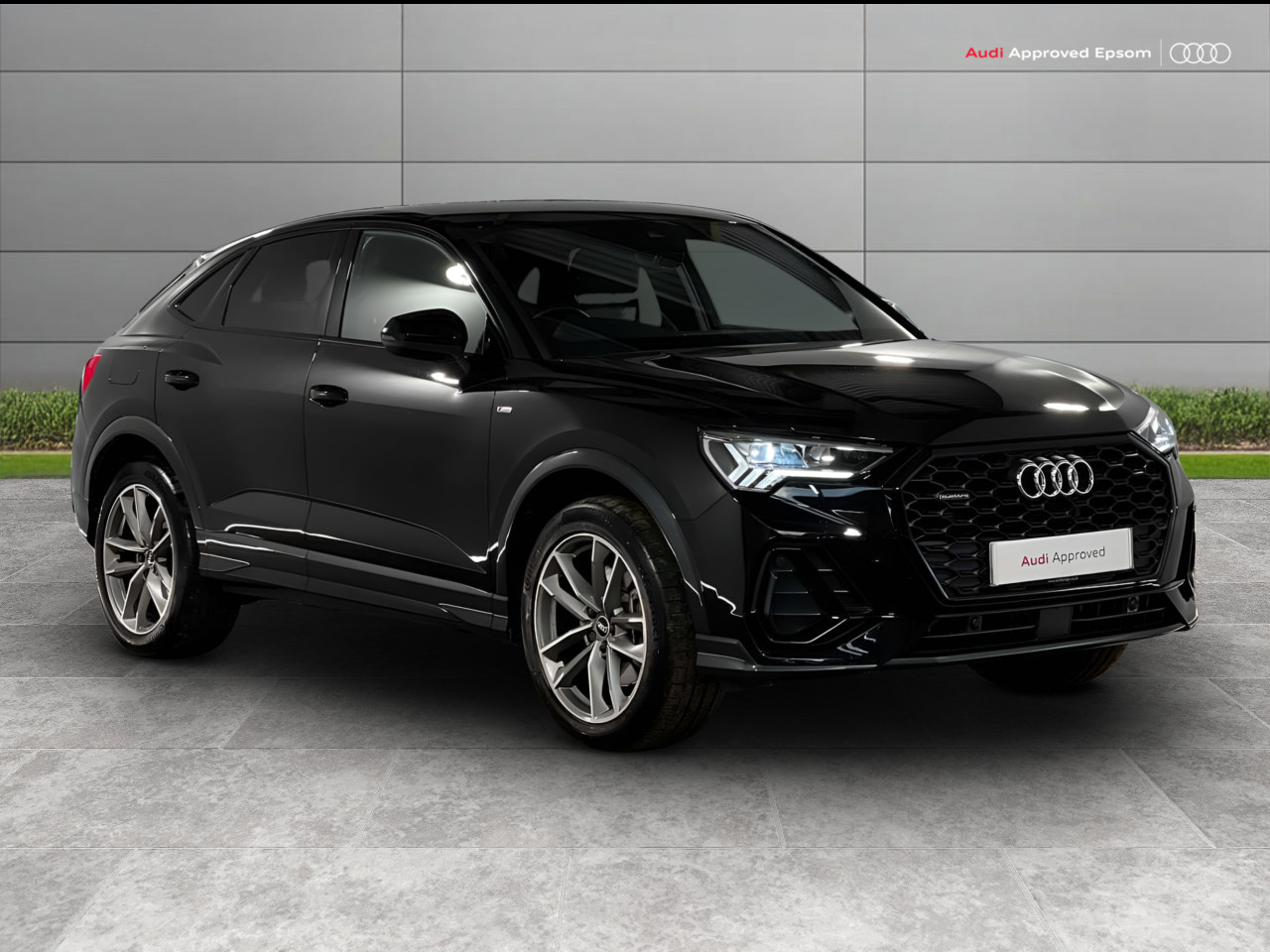 Main listing image - Audi Q3