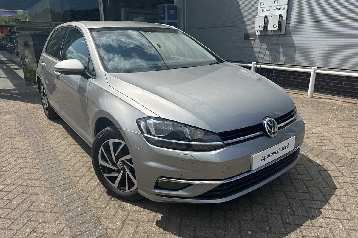 Main listing image - Volkswagen Golf