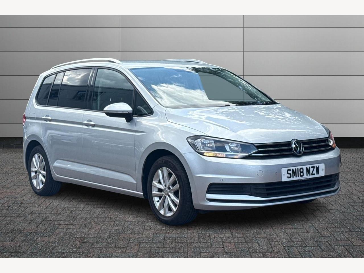Main listing image - Volkswagen Touran