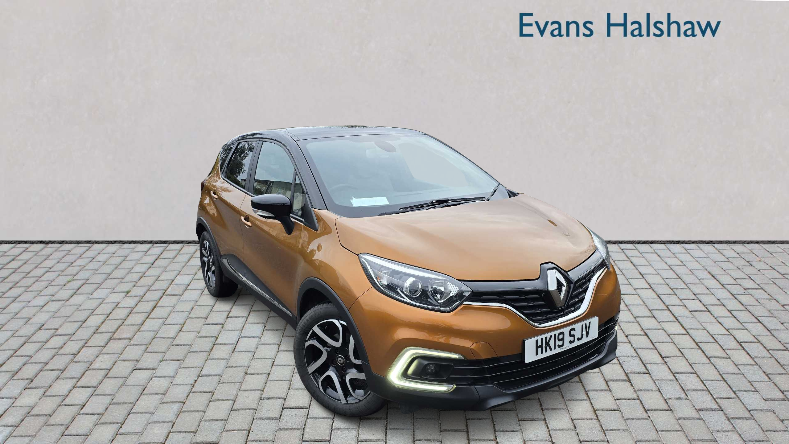 Main listing image - Renault Captur