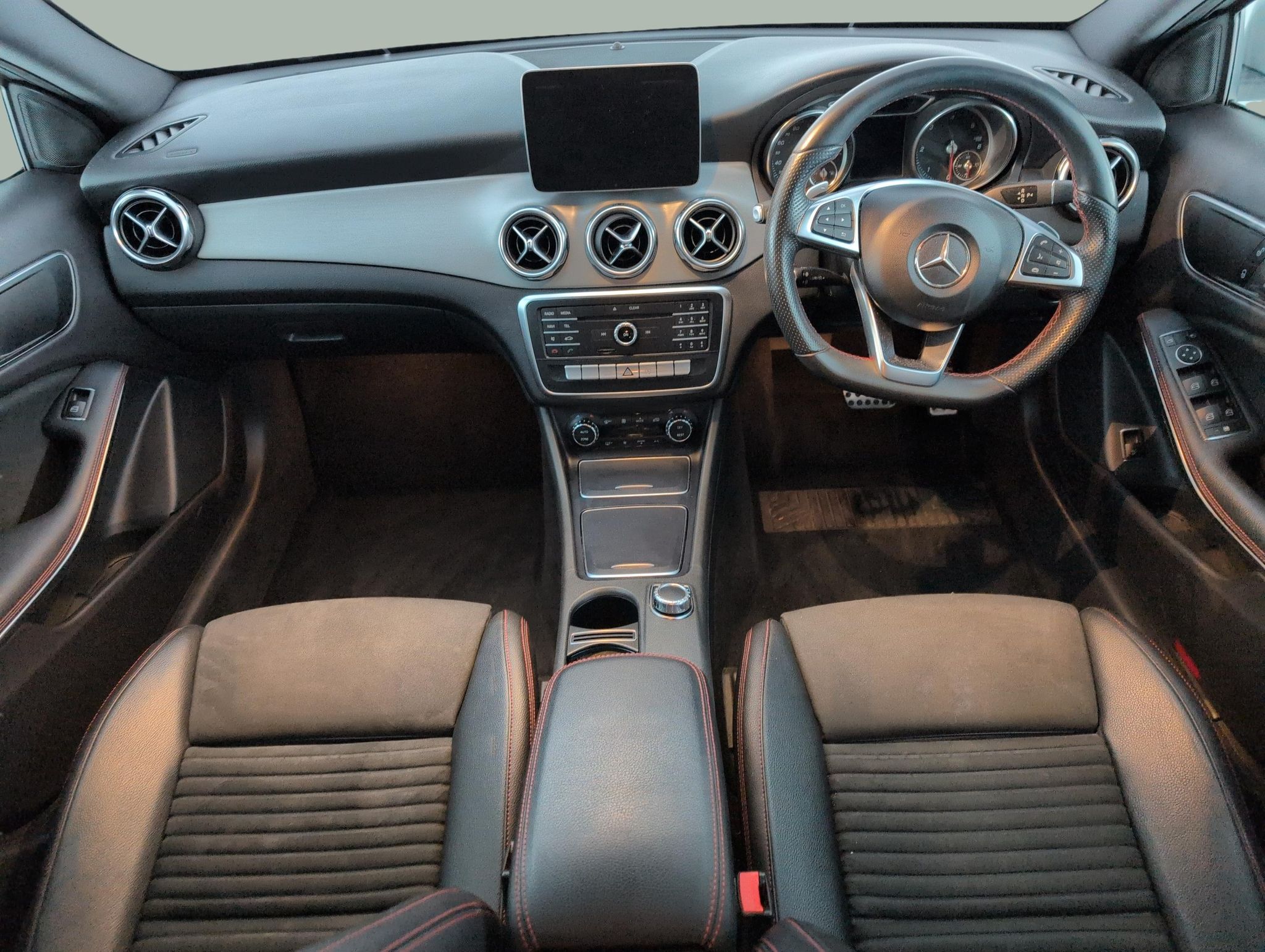 Main listing image - Mercedes-Benz GLA