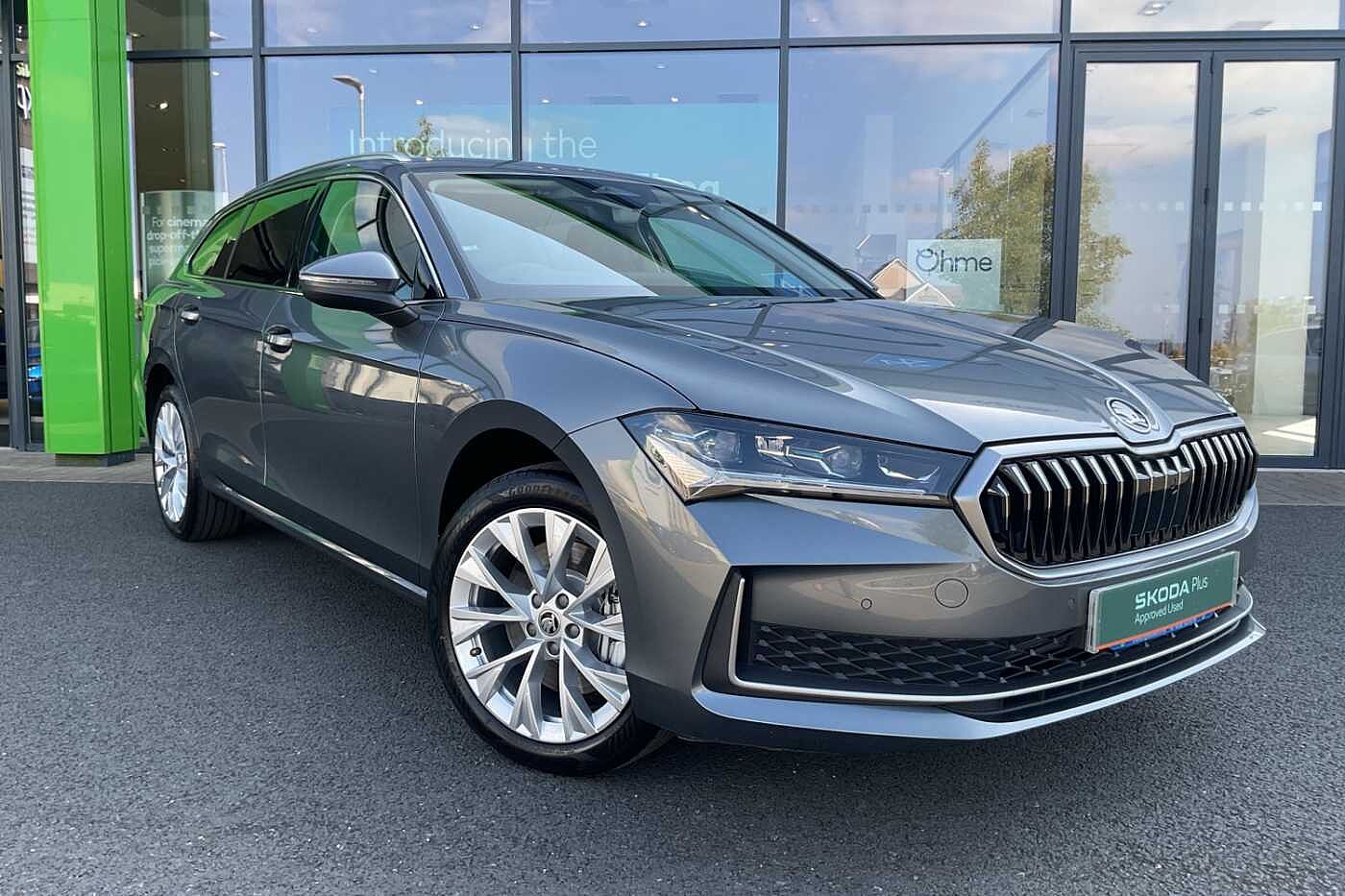 Main listing image - Skoda Superb Estate