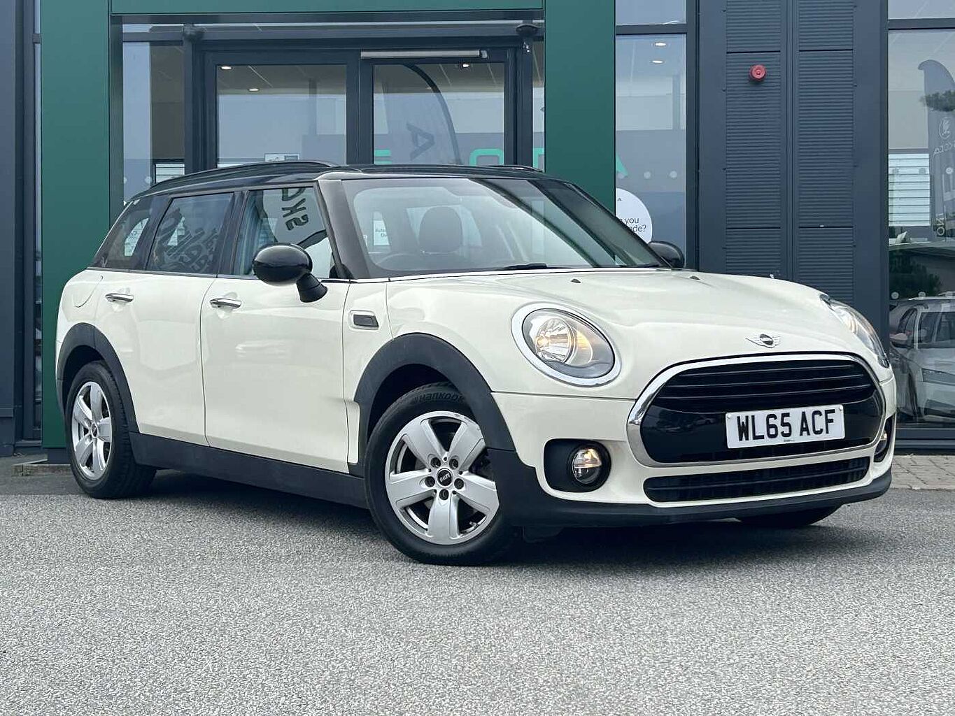 Main listing image - MINI Clubman