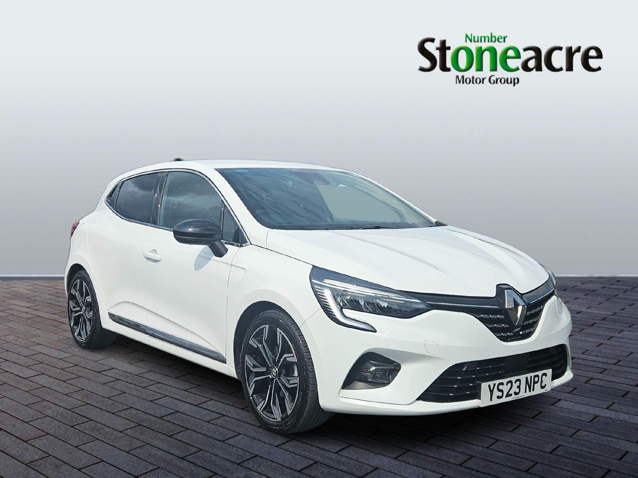 Main listing image - Renault Clio