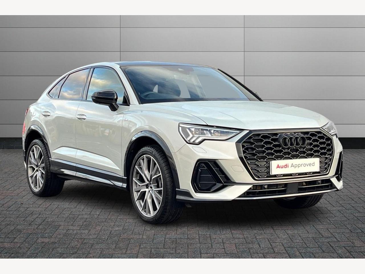 Main listing image - Audi Q3