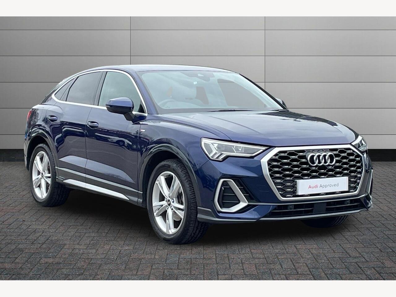 Main listing image - Audi Q3