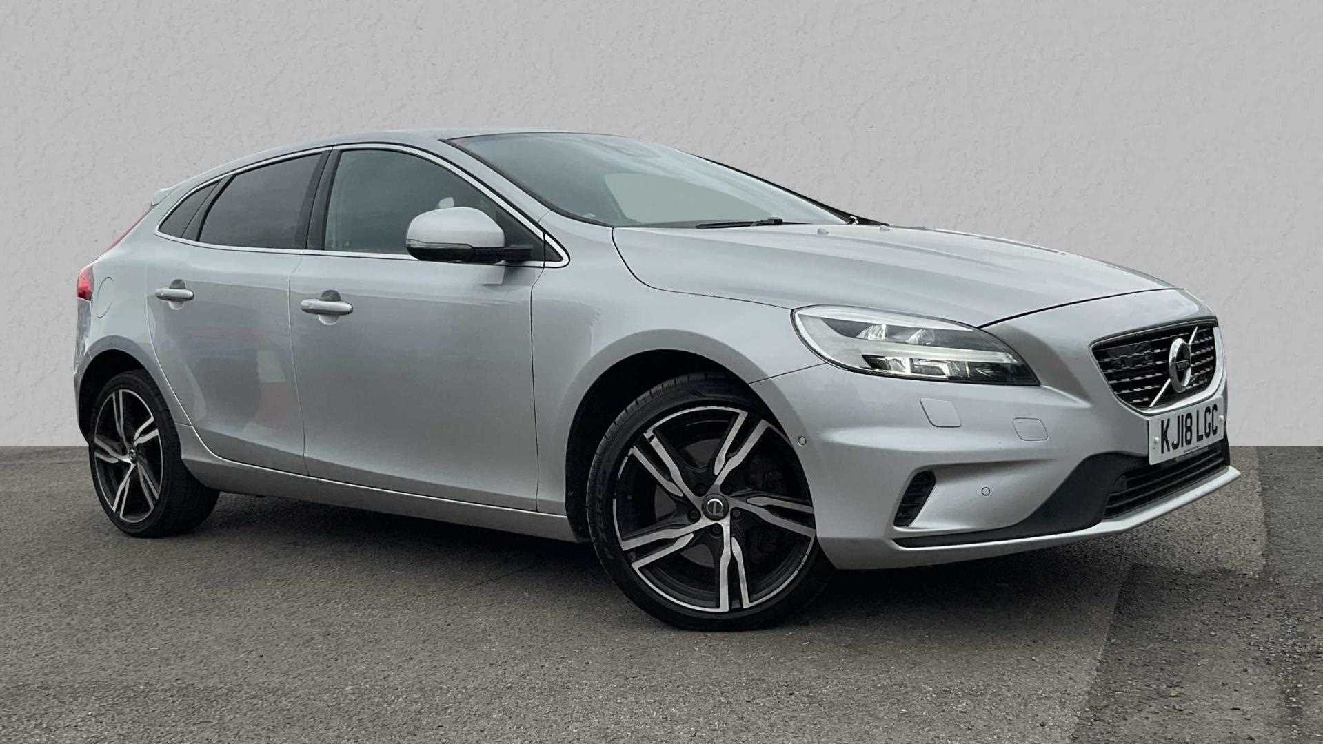 Main listing image - Volvo V40