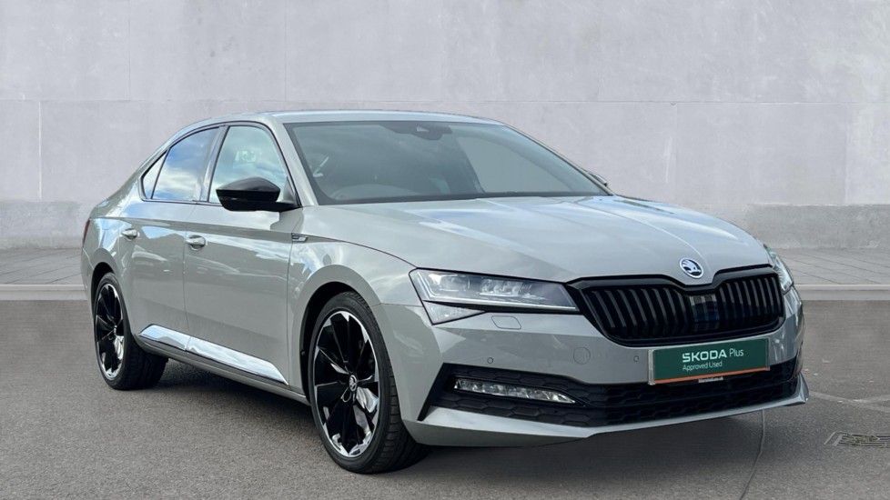 Main listing image - Skoda Superb