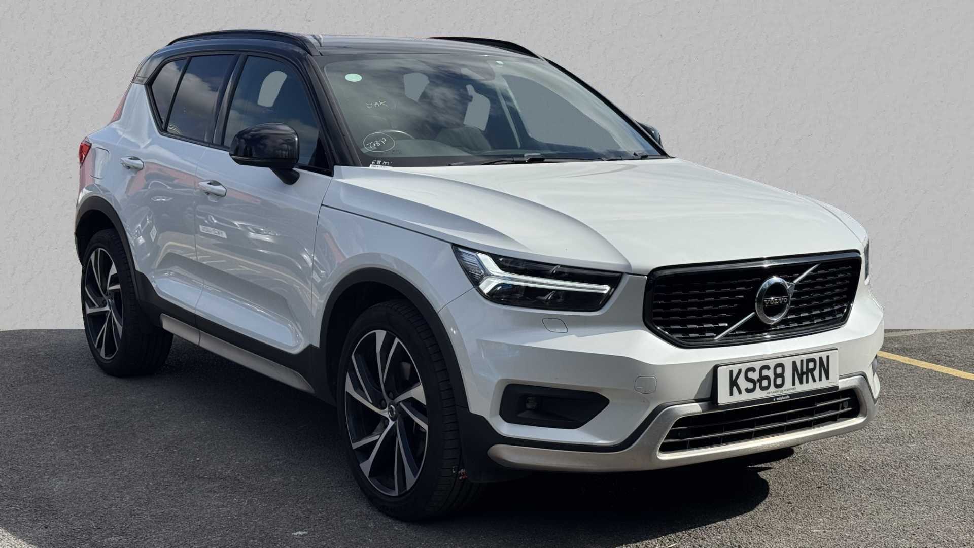 Main listing image - Volvo XC40