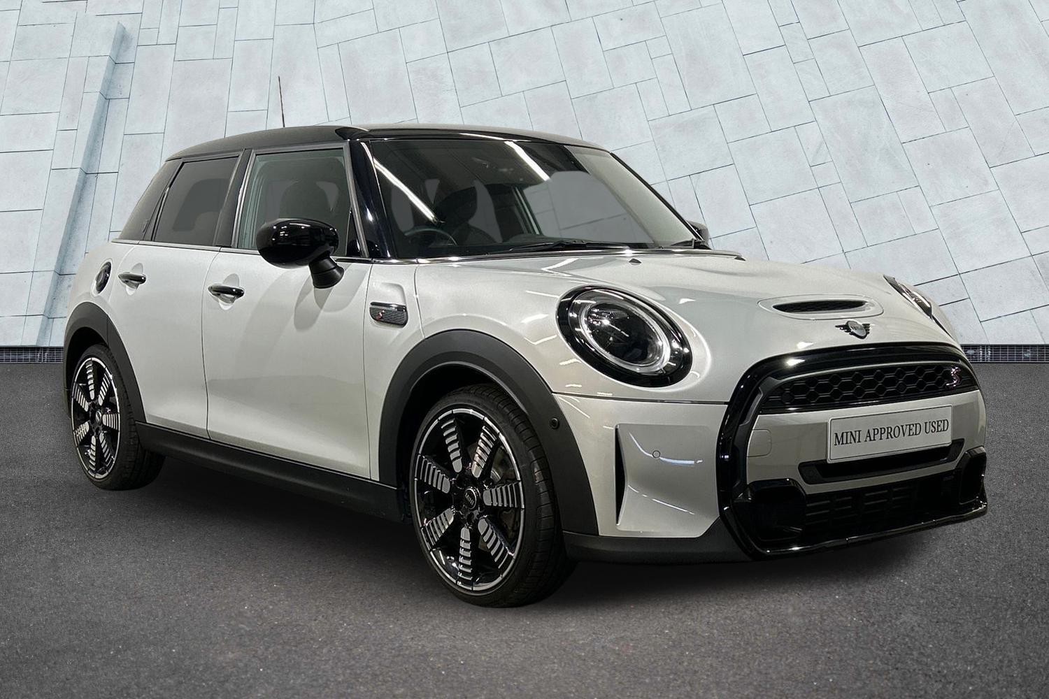 Main listing image - MINI Hatchback 5dr