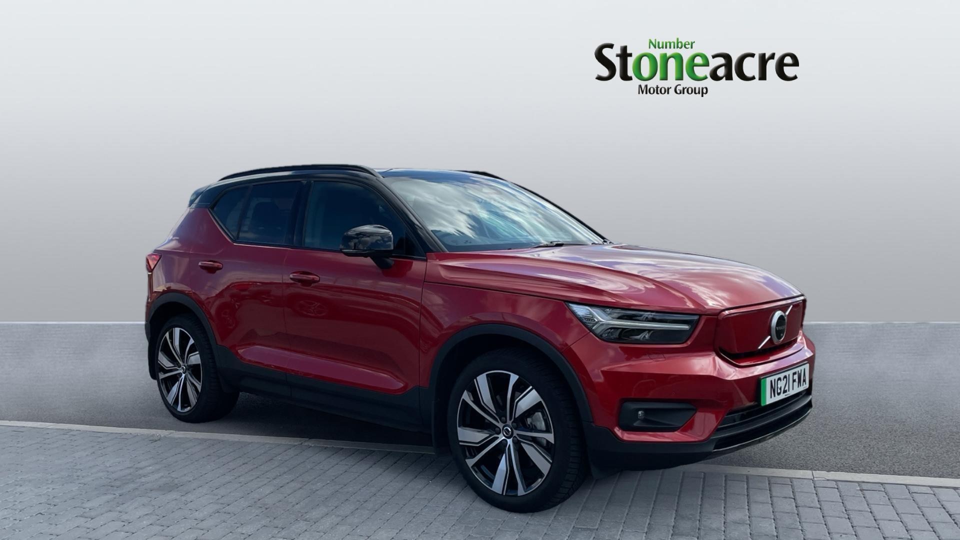 Main listing image - Volvo XC40 Recharge